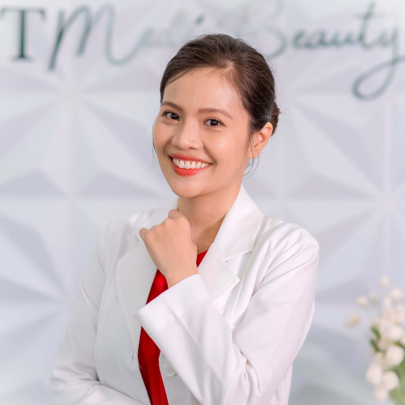 Bác sĩ Lê Thượng Thụy Vi