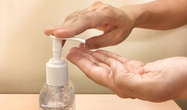 Rửa tay sát khuẩn khi chăm sóc bệnh nhân là biện pháp đơn giản hiệu quả