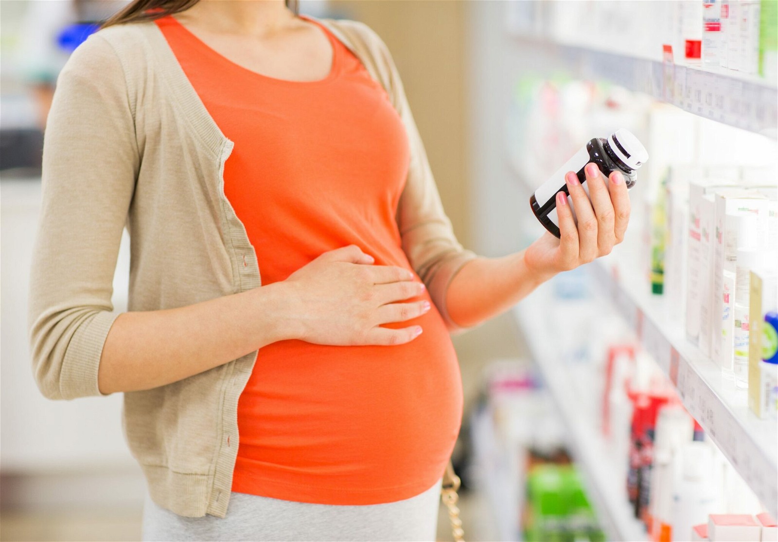 Phụ nữ mang thai trong 3 tháng cuối thai kỳ không được sử dụng thuốc celecoxib (Celebrex)