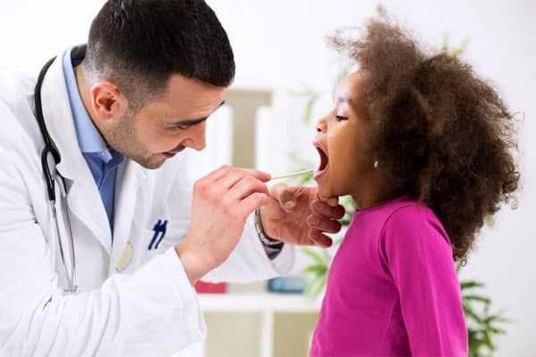 viêm đường hô hấp trên ở trẻ khi nào cần gặp bác sĩ