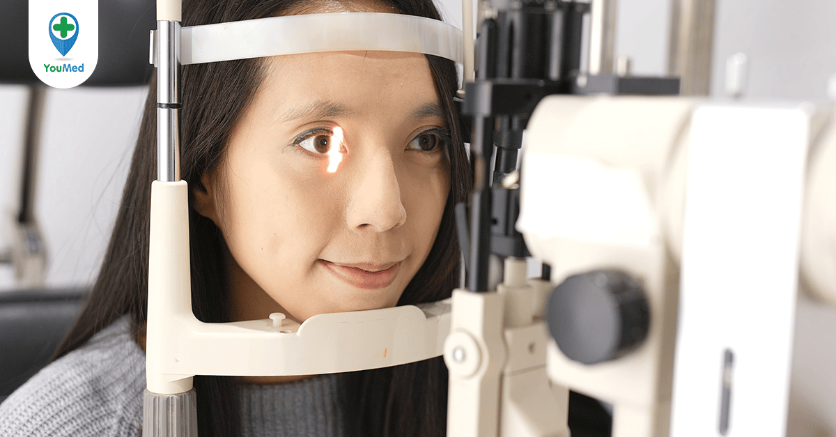 Bạn có thể cung cấp thông tin chi tiết về quy trình khám mắt thường gặp?
