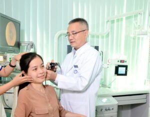 Nội soi tai để loại trừ nghe kém do các nguyên nhân khác