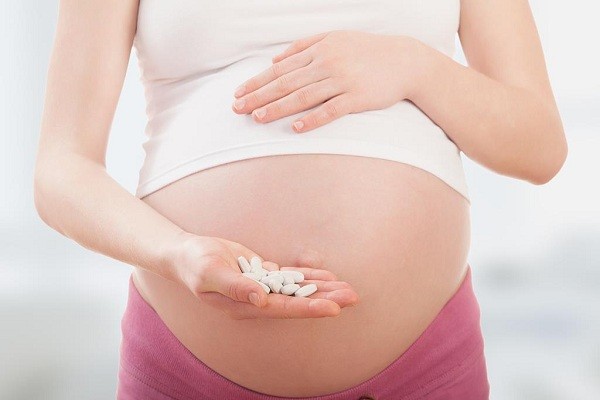 Sử dụng thuốc khi mang thai cần hết sức thận trọng.