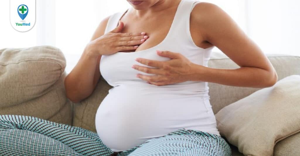 Tiết sữa non khi mang thai là hiện tượng gì?