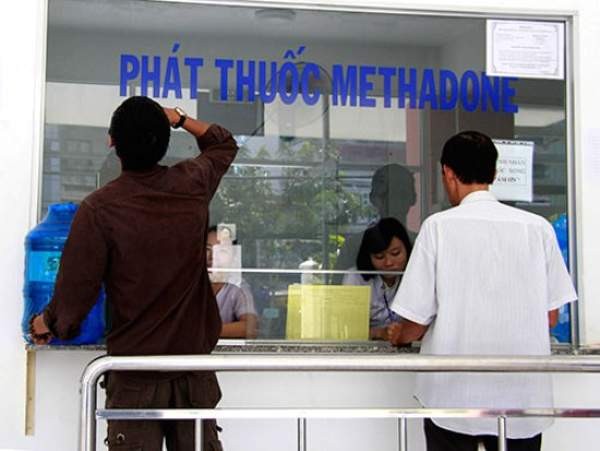 Để sử dụng methadone, người bệnh phải tới trung tâm y tế lấy thuốc uống ngay tại trung tâm.