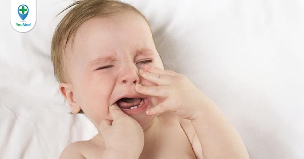 Trẻ sốt mọc răng phải xử trí như thế nào?