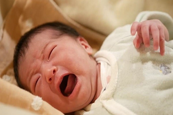 Trẻ sơ sinh khó ngủ do thiếu Canxi