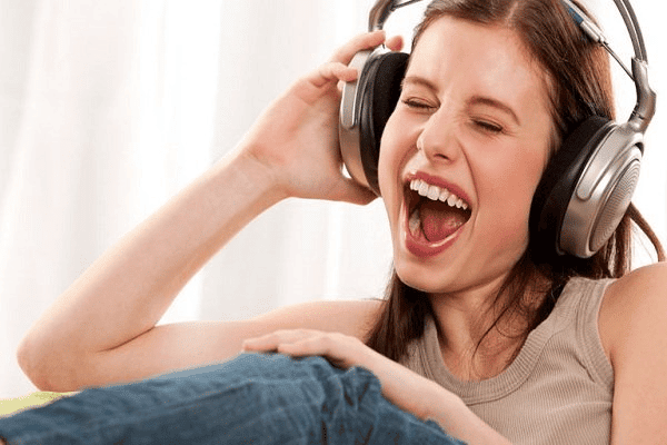  Nghe nhạc âm lượng lớn có thể ảnh hưởng đến thính lực