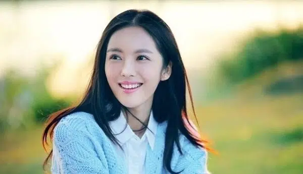 Phụ nữ cá tính mạnh mẽ sẽ không giỏi để kìm giữ và che giấu cảm xúc của mình (Ảnh: Internet)