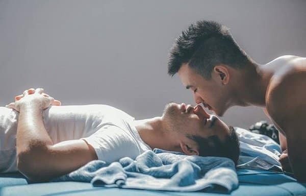 Các cặp đôi đồng giới thường chú ý nhiều hơn vào việc tận hưởng cảm xúc bên nhau (Ảnh: Internet)