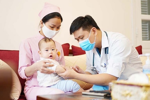 Một số trường hợp bạn cần phải đến bệnh viện để thăm khám trực tiếp mà không nên tư vấn bác sĩ nhi qua điện thoại