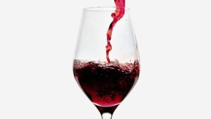 Rượu vang đỏ có nhiều lợi ích đối với sức khỏe