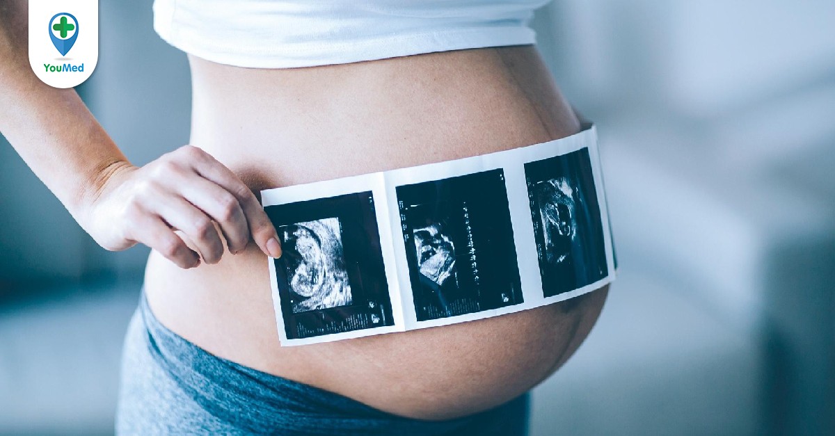 Làm thế nào để phát hiện và điều trị các vấn đề liên quan đến yolksac trong thai kỳ?