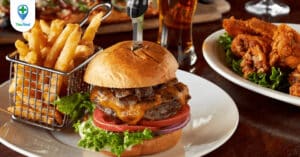 Chuyên gia mách bạn những thực phẩm gây mụn nên tránh