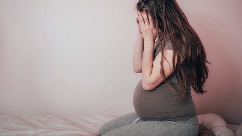 Viêm âm đạo có thể gây nhiều ảnh hưởng đến mẹ và thai nhi