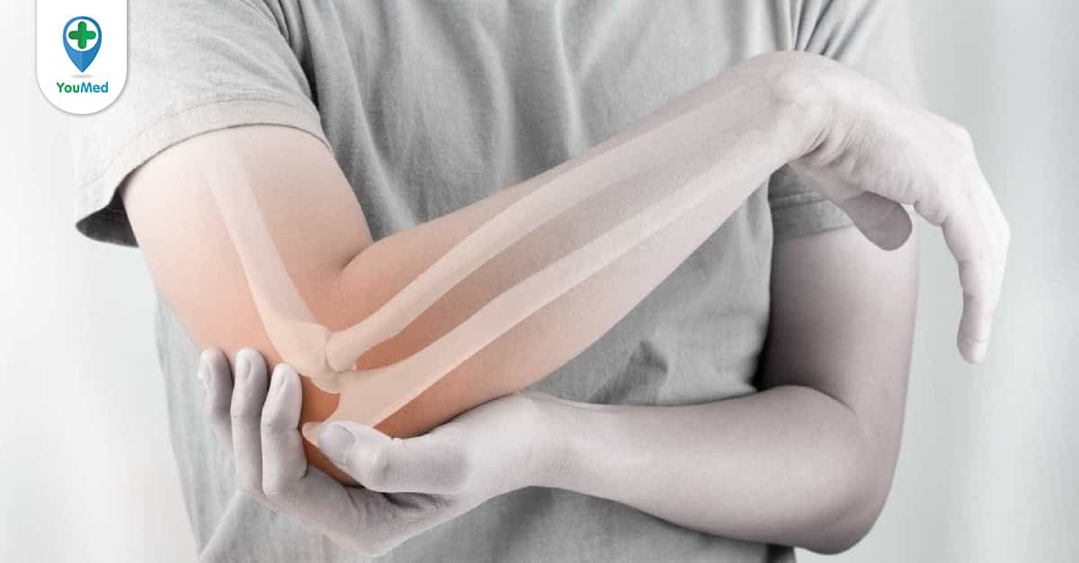 Làm sao để nhận biết chỏm con xương cánh tay trên phim X-quang?
