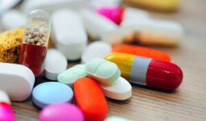 Uống thuốc giảm đau quá liều có sao không?