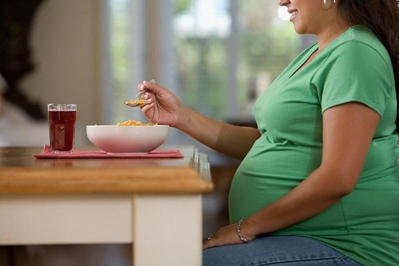 Phụ nữ béo phì có nguy cơ mắc tiểu đường thai kỳ cao hơn bình thường