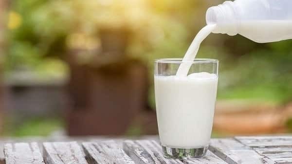Sữa chứa hàm lượng canxi và chất béo cao không tốt cho bệnh nhân ung thư tuyến giáp 