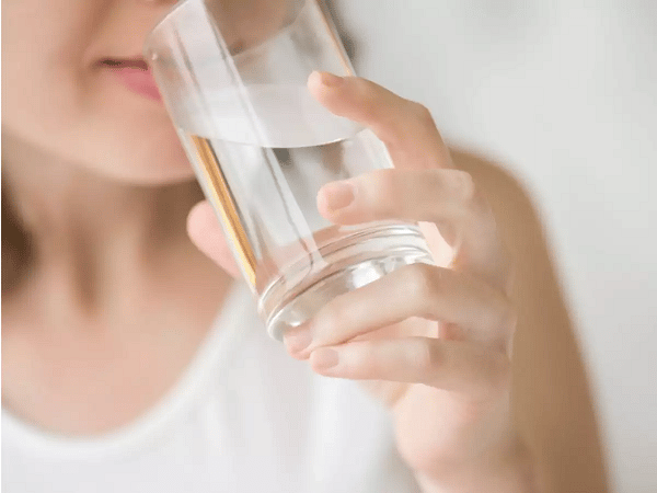 Khát nước có thể là một trong những dấu hiệu tiểu đường thai kỳ