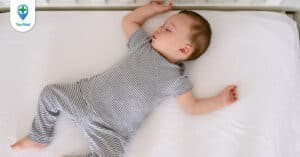Trẻ sơ sinh nằm nghiêng khi ngủ có an toàn không?