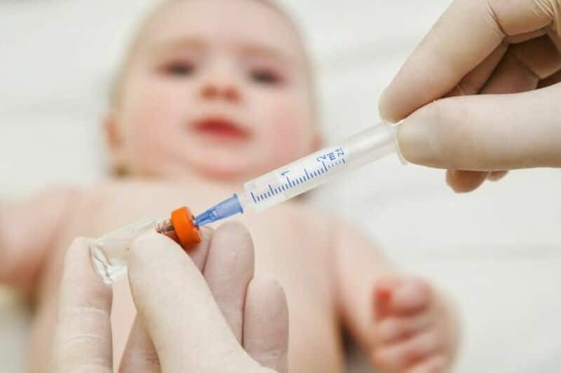 Trẻ bị sốt sau tiêm vắc-xin sởi là điều hoàn toàn bình thường