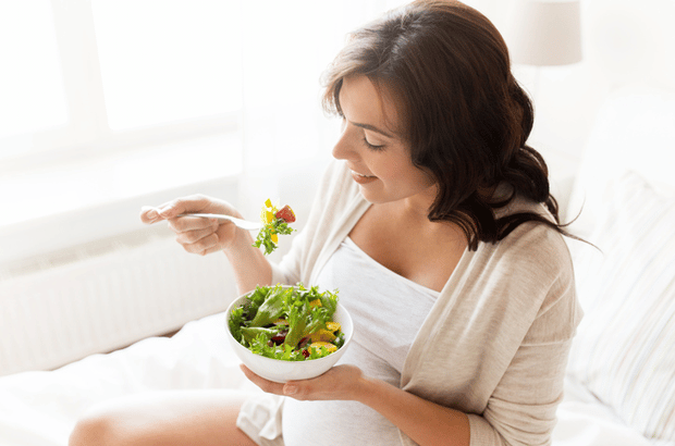 Tăng cường lượng chất xơ gồm rau, củ, trái cây trong khẩu phần ăn cho phụ nữ mang thai