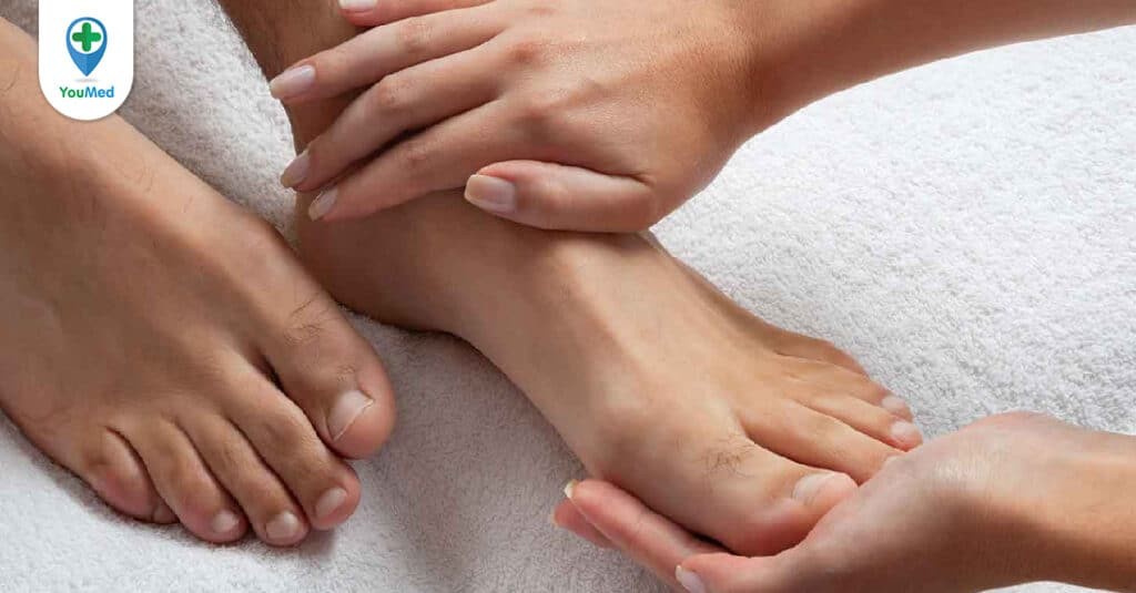 Đổ mồ hôi tay chân là bệnh gì và những điều bạn nên biết