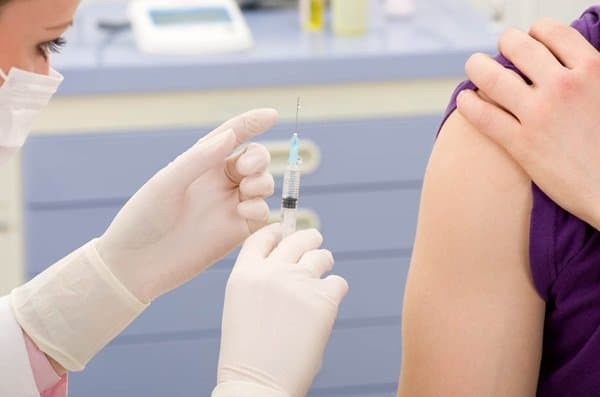 tiêm vắc-xin phế cầu