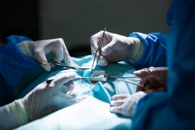 Phẫu thuật là điều trị chính yếu cho bệnh nhân bướu giáp to