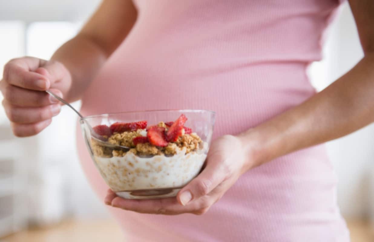 Mẹ bầu tiểu đường thai kỳ nên ăn gì, có thể ăn ngũ cốc.