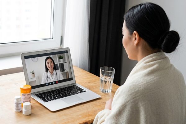Tư vấn phụ khoa online là cách giúp người bệnh tiếp cận dịch vụ y tế nhanh nhất