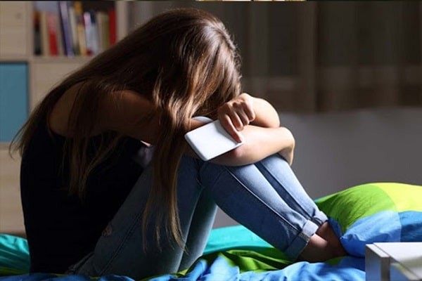 Trẻ gái có nguy cơ bị trầm cảm ở tuổi dậy thì cao hơn do sự thay đổi nội tiết tố nữ