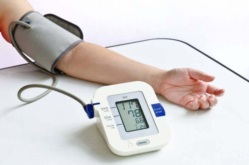 Nên đo huyết áp ở cả hai tay