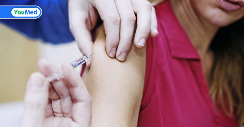 Lưu ý khi tiêm vắc-xin thuỷ đậu cho người lớn