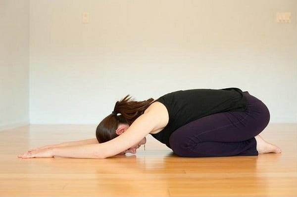 10 bài tập yoga chữa thoái hóa cột sống - YouMed