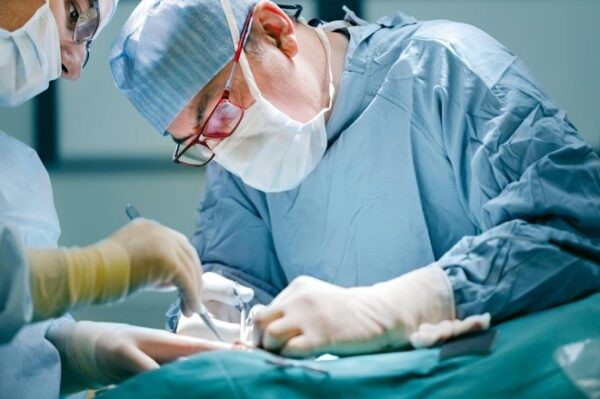 Phẫu thuật cắt gan là phương pháp điều trị triệt để ung thư gan