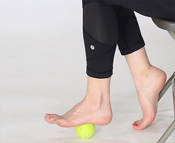 Bài tập trị đau gót chân với bóng