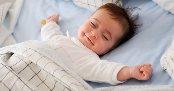 Giấc ngủ rất quan trọng cho việc phát triển về cả thể chất lẫn tinh thần của trẻ sơ sinh