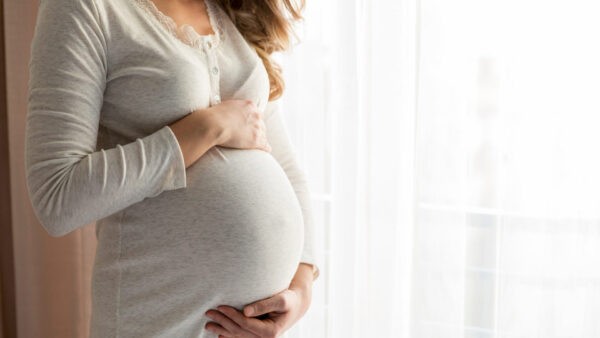 Phụ nữ có thai là đối tượng cần tránh sử dụng dược liệu xuyên khung