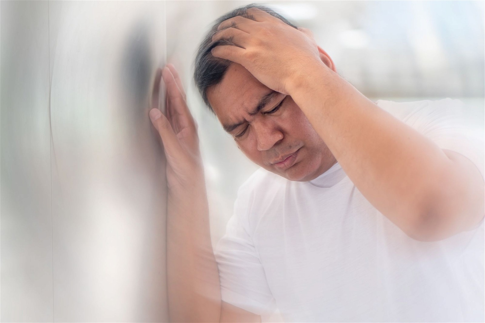 Xây xẩm chóng mặt là triệu chứng thường gặp khi bệnh nhân bị tụt huyết áp