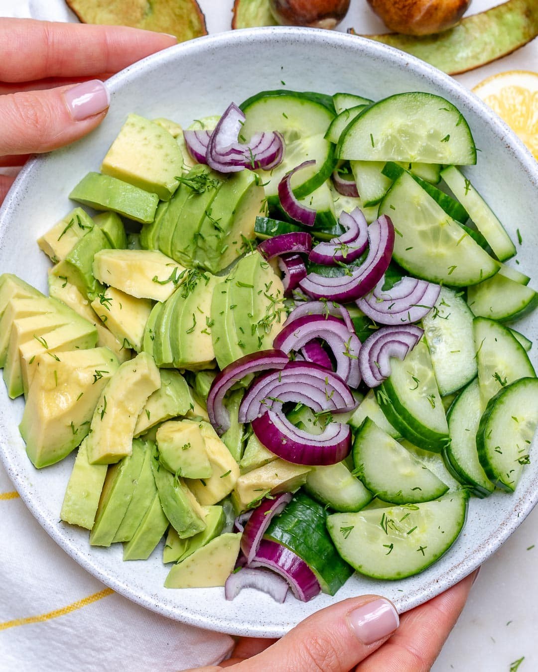 Salad dưa leo và bơ tuy dễ thực hiện nhưng có giá trị dinh dưỡng cao
