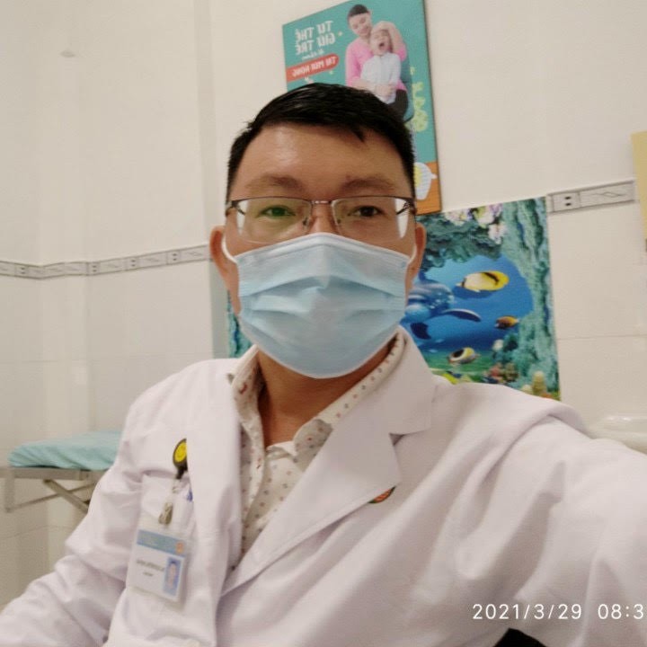 BS.CK2 Trương Anh Mậu là bác sĩ Nhi khoa giỏi, đang công tác tại Bệnh viện Nhi Đồng 2 TP.HCM