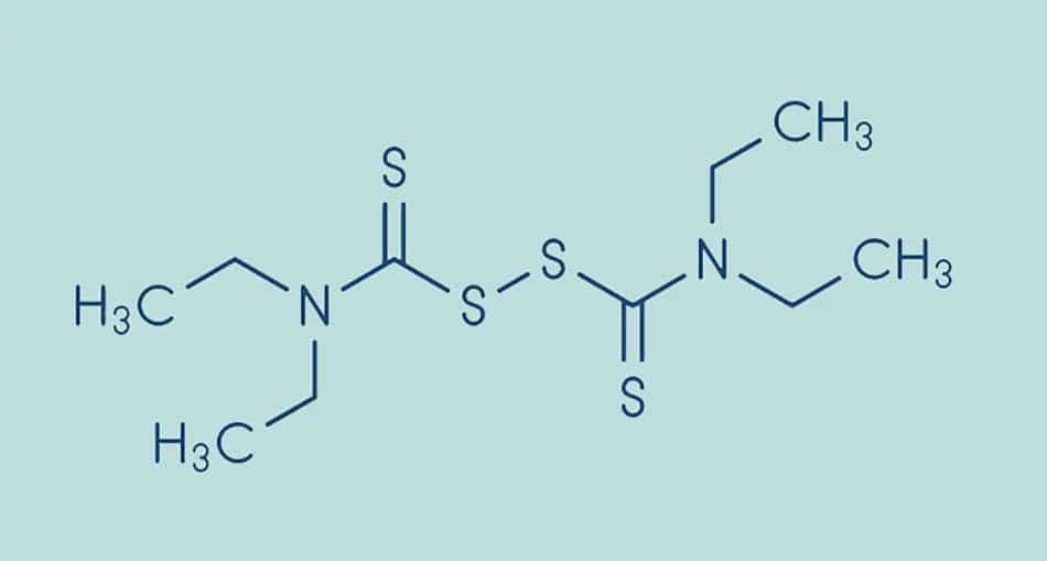 Khi bệnh nhân uống rượu. disulfiram sẽ tạo phản ứng disulfiram-ethanoll gây khó chịu. 