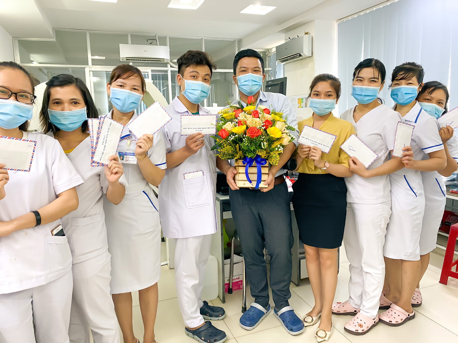 đội ngũ bác sĩ, y tá có nhiều năm kinh nghiệm trong nghề, thân thiện, vui vẻ