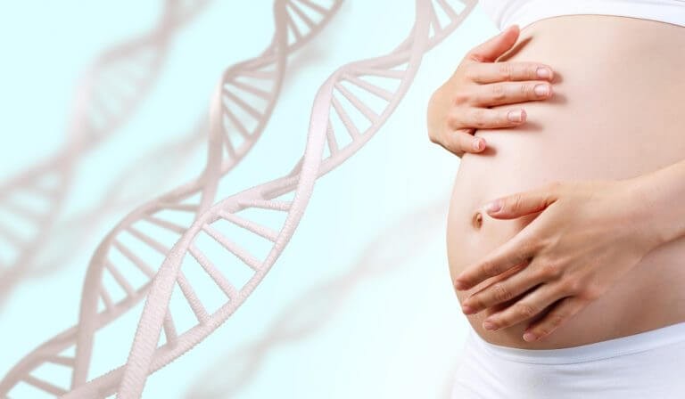 Mẹ bầu không nên thực hiện xét nghiệm ADN thai nhi cho đến khi em bé chào đời