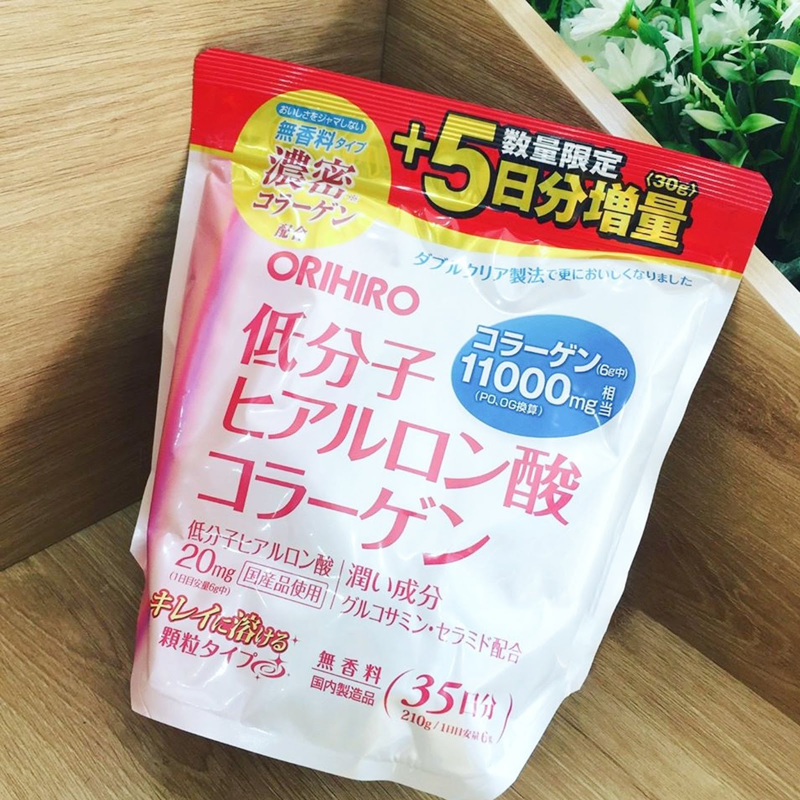 Bao bì của bột Collagen Acid Hyaluronic Orihiro chính hãng được thiết kế kết hợp 2 màu trắng và hồng