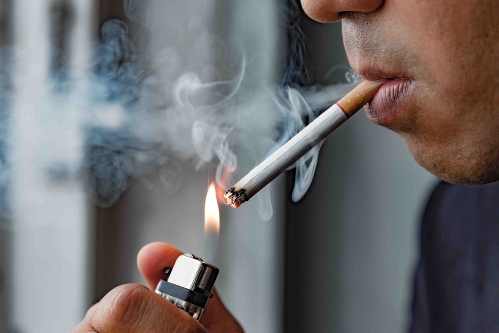 Hút thuốc lá thường xuyên làm tăng nguy cơ bị suy hô hấp