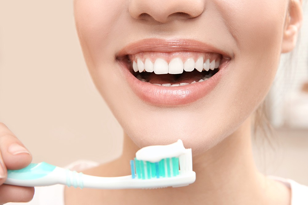 Giữ gìn vệ sinh răng miệng để tránh răng nhanh ố vàng trở lại