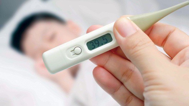 Người bệnh viêm não Nhật Bản có thể sốt đột ngột từ 39 đến 40°C ở giai đoạn đầu